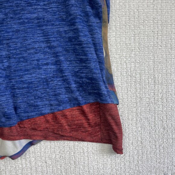 Mode Vin Rouge Women's XL Abstract Art AOP Shirt Top Canada Made Asymmetrical - Picture 12 of 15